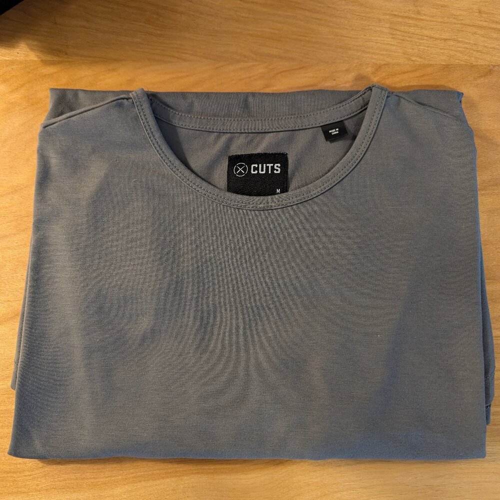 Cuts AO Curve-Hem Tee
